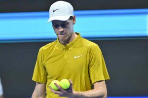 Jannik Sinner in una fase della gara