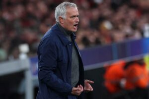 José Mourinho dà indicazioni