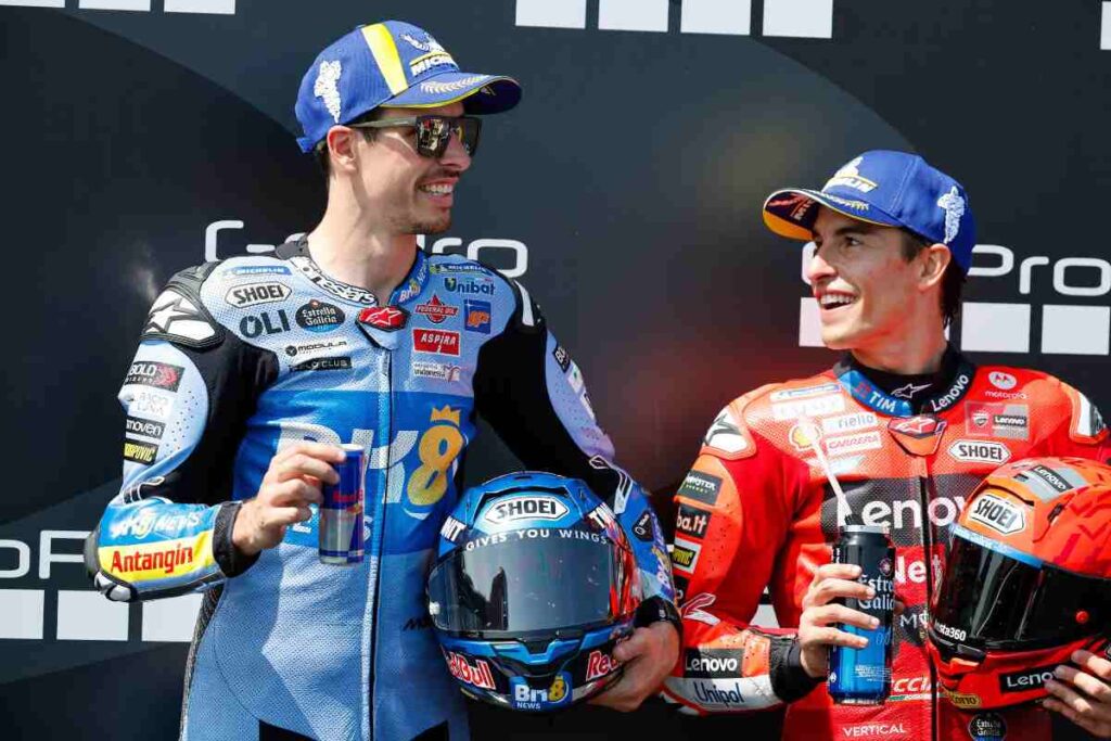 Alex e Marc Marquez sul podio