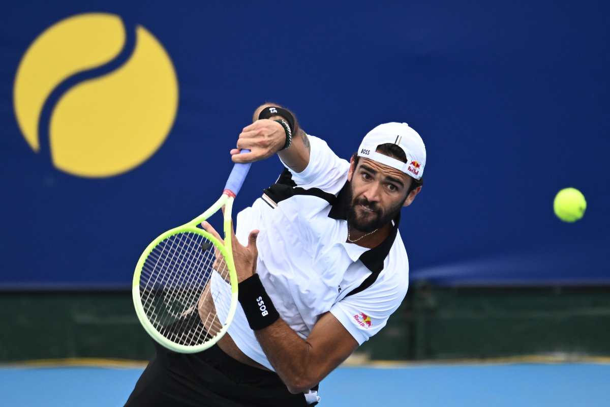 Matteo Berrettini al servizio