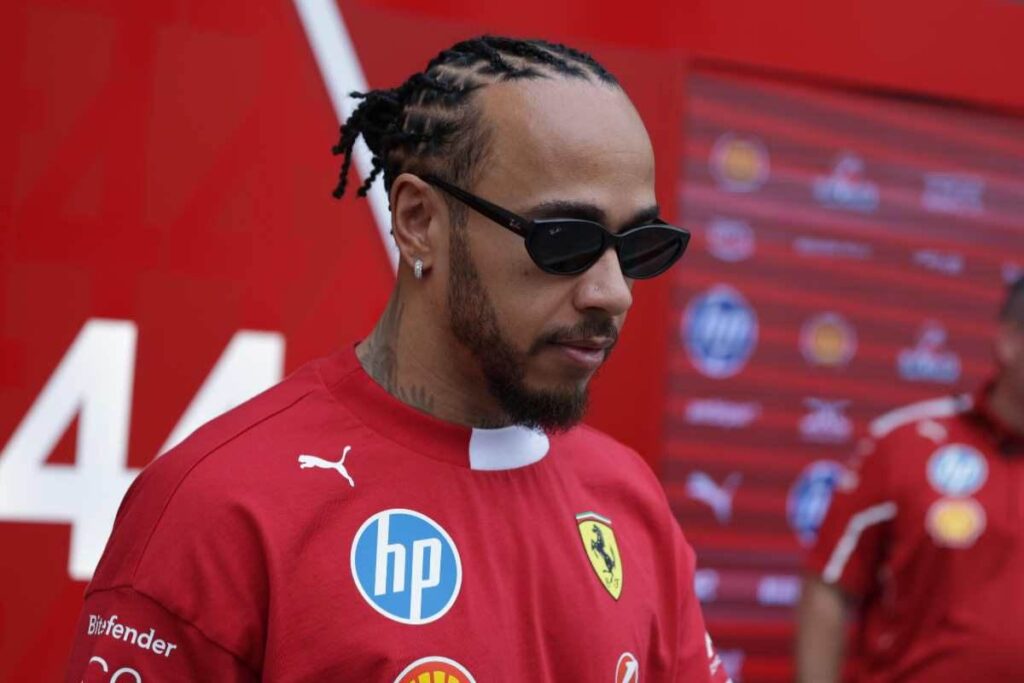 Lewis Hamilton a capo chino