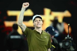 Jannik Sinner esulta