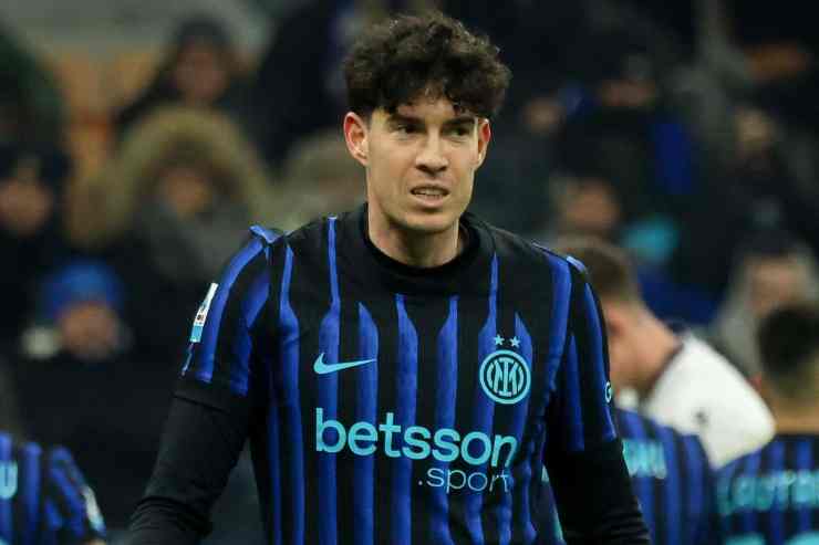 Alessandro Bastoni con la maglia dell'Inter