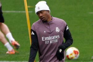 David Alaba durante un allenamento con il Real Madrid