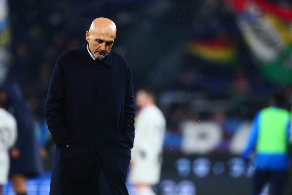 Luciano Spalletti a capo chino