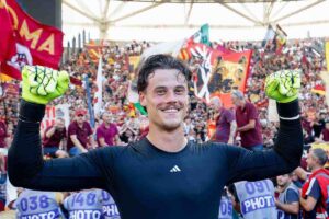 Mile Svilar esulta dopo una vittoria