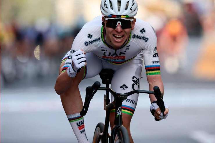 Tadej Pogacar all'arrivo della Milano-Sanremo