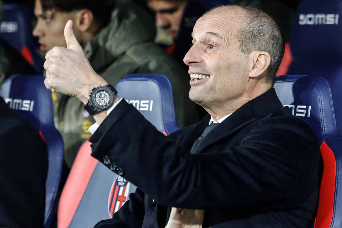 Massimiliano Allegri con il pollice alzato