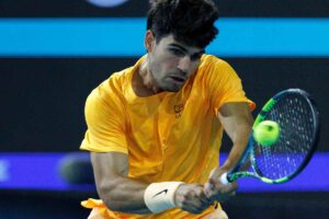 Carlos Alcaraz in azione a Miami