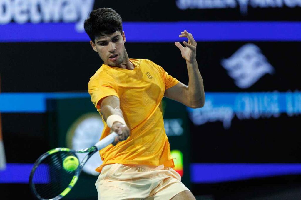 Carlos Alcaraz in campo a Miami