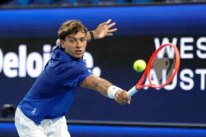 Flavio Cobolli in azione