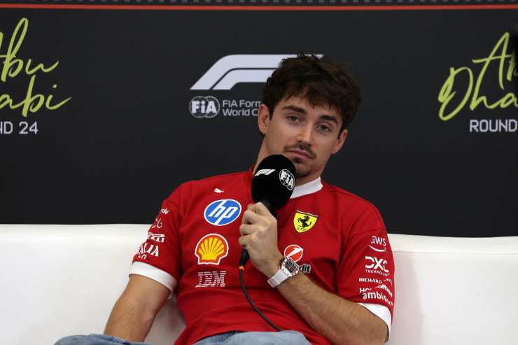Charles Leclerc parla ai microfoni