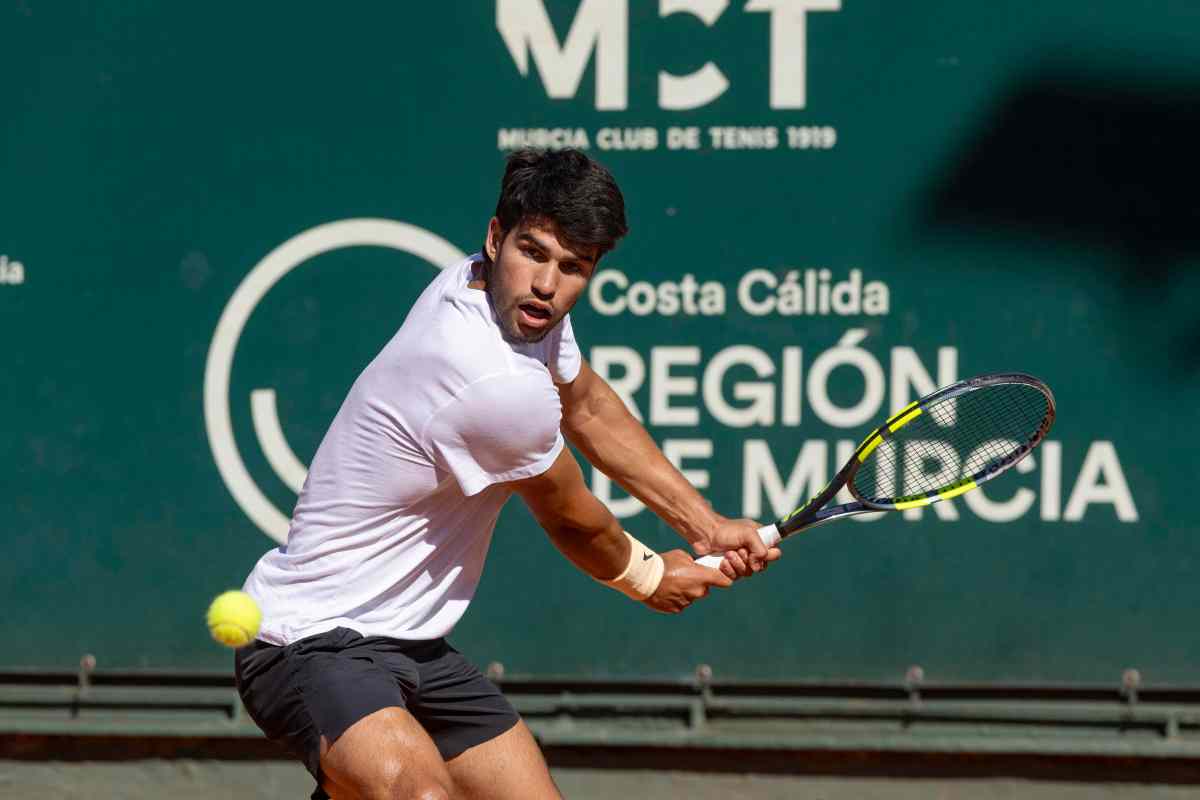 Carlos Alcaraz durante un allenamento