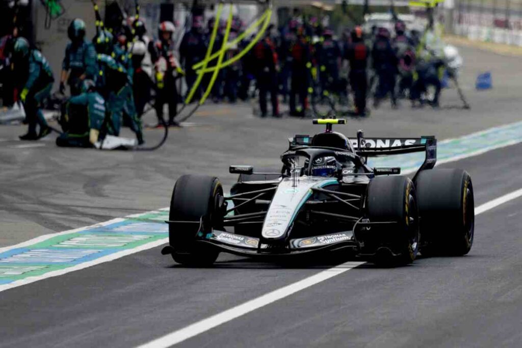 Kimi Antonelli in pista con la Mercedes