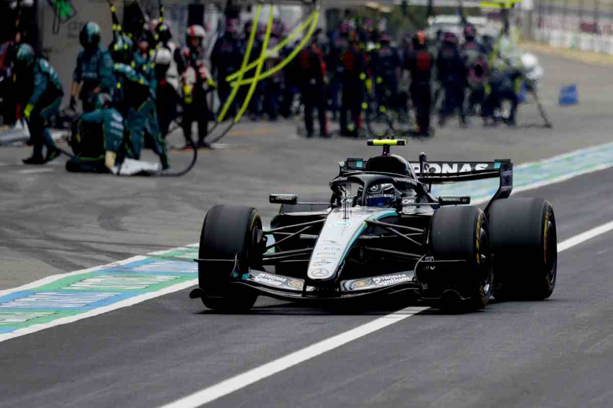 Kimi Antonelli in pista con la Mercedes