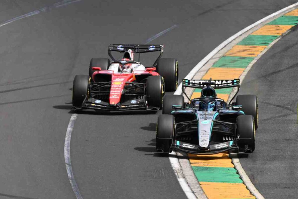 Leclerc e Russell in pista