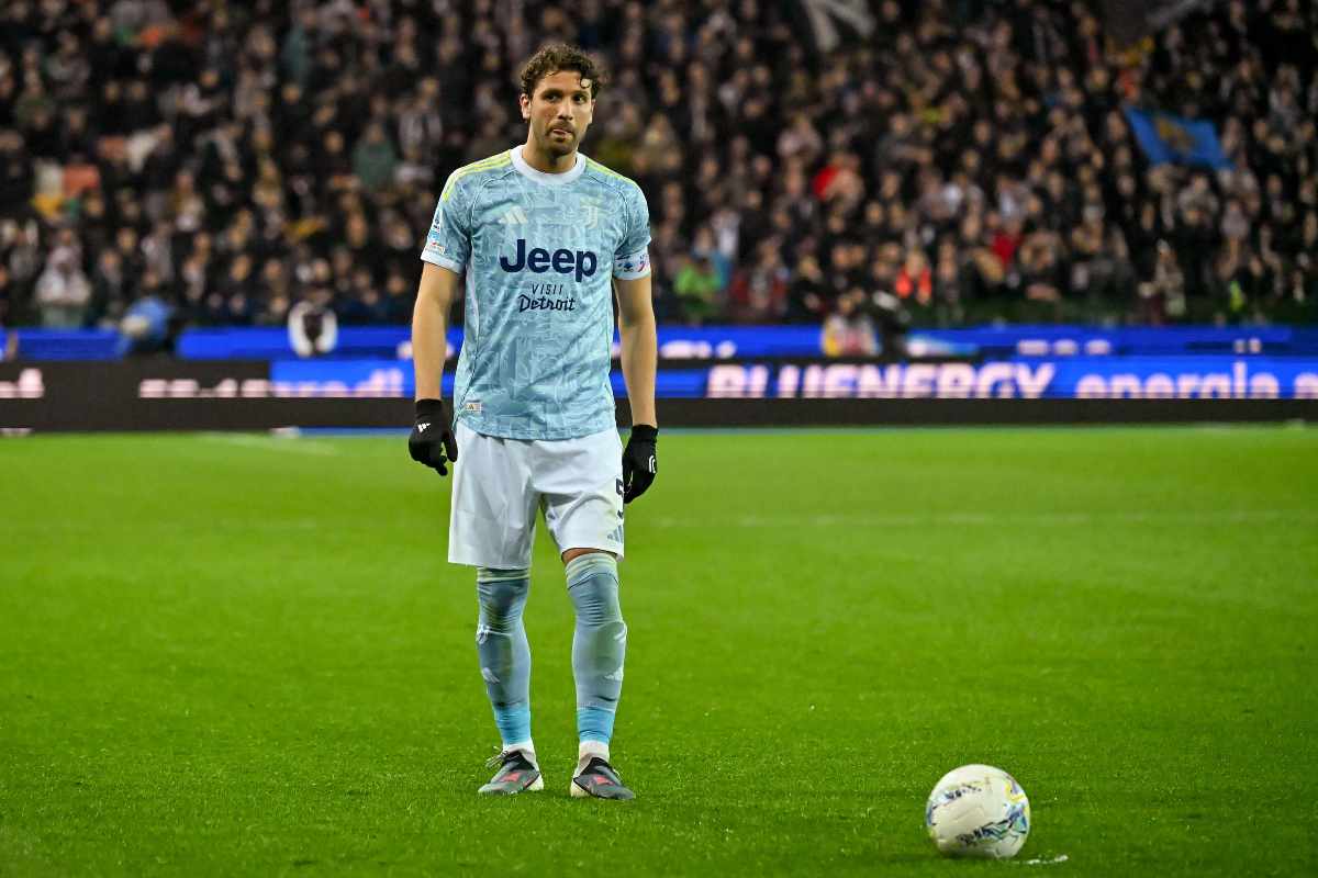 Manuel Locatelli con la maglia della Juve