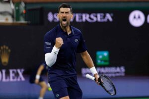 Novak Djokovic esulta dopo unpunto