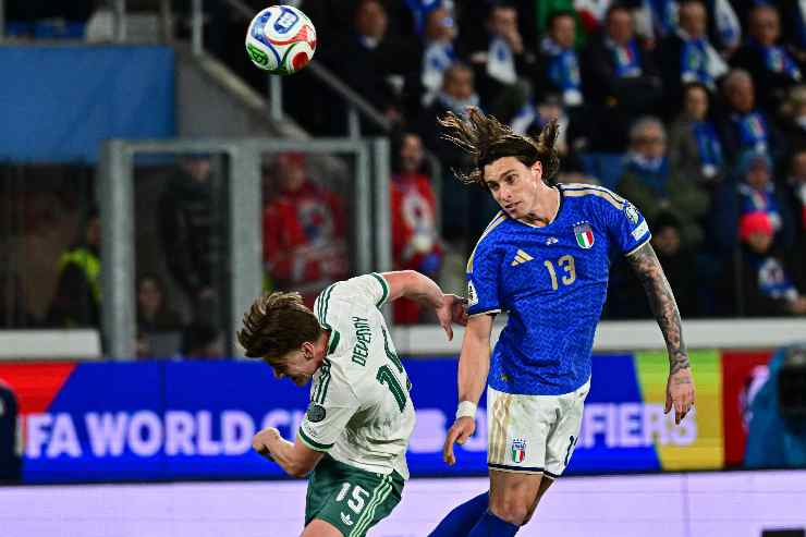 Riccardo Calafiori con la maglia dell'Italia