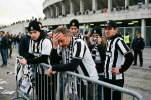 Tifosi Juventus delusi -immagine generata con IA